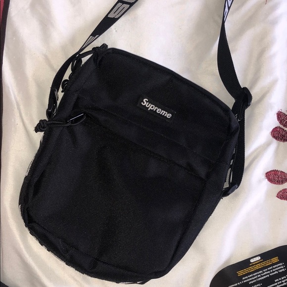 SOLD- Supreme bag - Picture 1 of 8